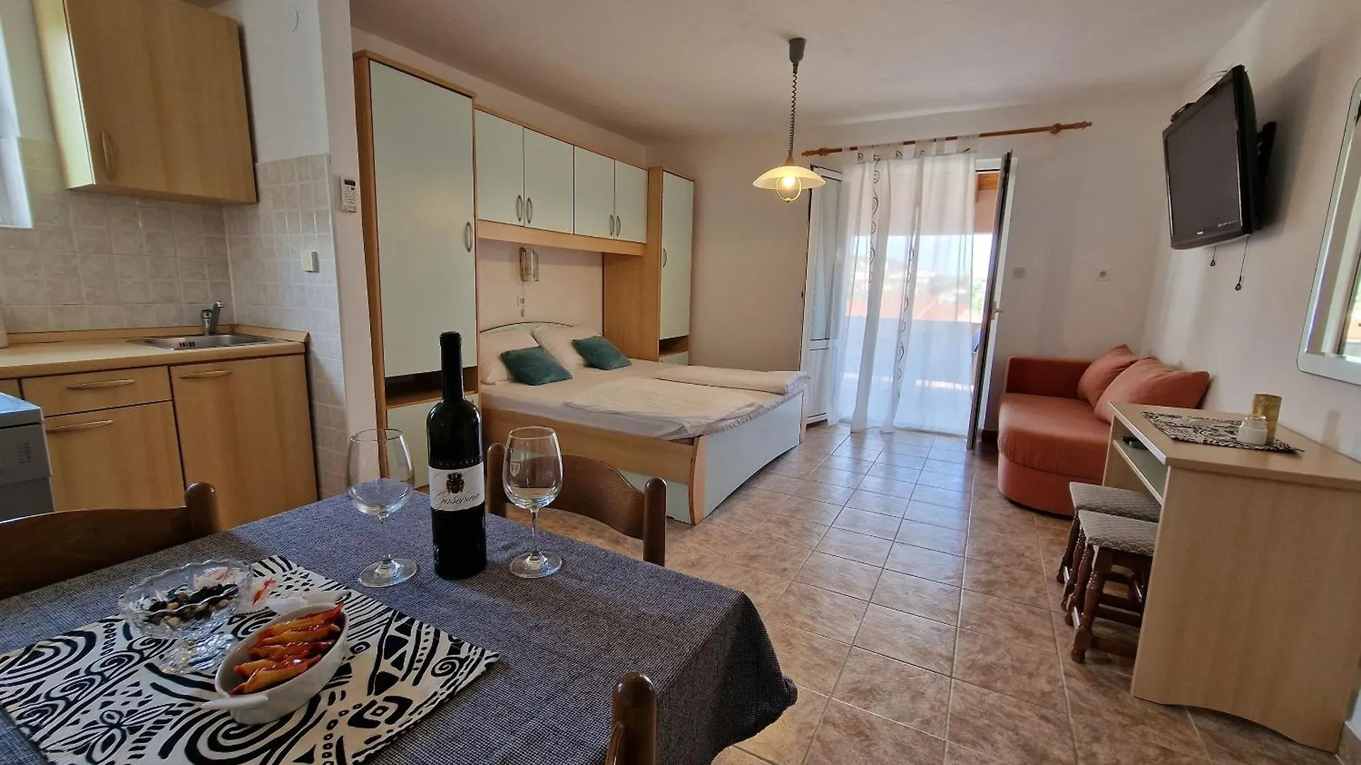 Apartment And Rooms Zora Kampor