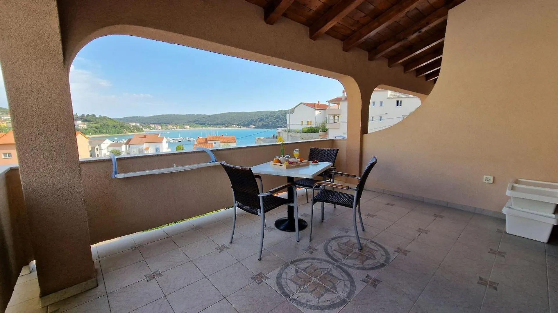 Apartment And Rooms Zora Kampor Croatia